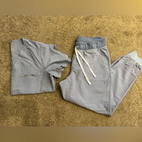 FIGS Scrubs-Color: Vapor Blue
Size:Large(top) Large(bottoms) - Picture 1 of 3